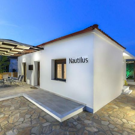 Νautilus luxury apartments Ierissos Extérieur photo